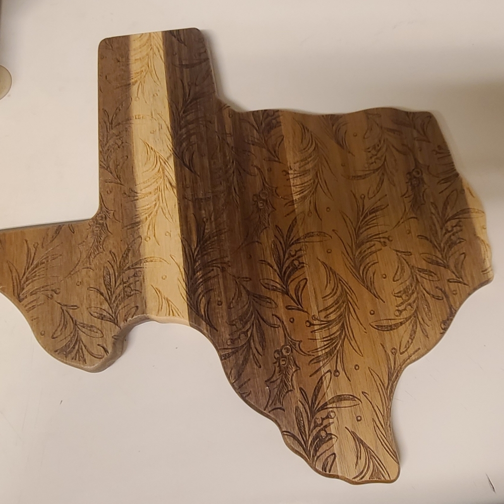 Destination Holiday Texas Shape Acacia Wood Serving Board. 14"
